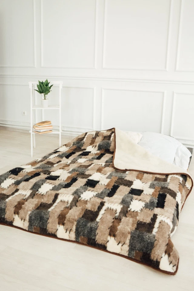 100% Wool Blanket Natural Sheepskin Throw | Warm Breathable Hypoallergenic Bed - Image 4 of 4