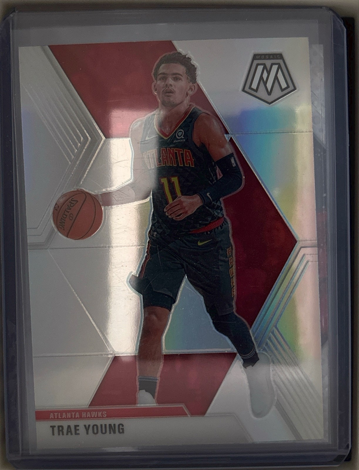 2019-20 Panini Mosaic - Trae Young #182 Silver Prizm