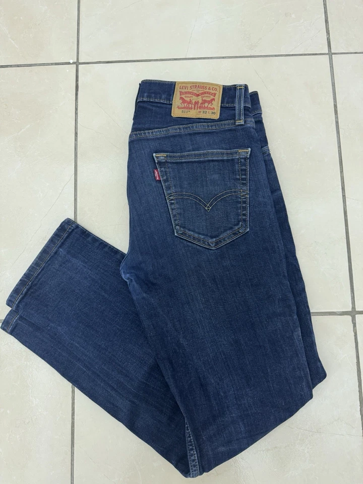 Jean Levis 511 Taille W 32 L30 en bon état - Photo 1/4