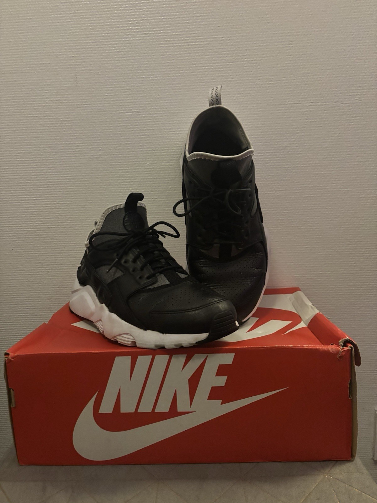 NIKE AIR HUARACHE RUN ULTRA SE / Taille 42 (8.5 Us) / Très Bon État Avec Box OG