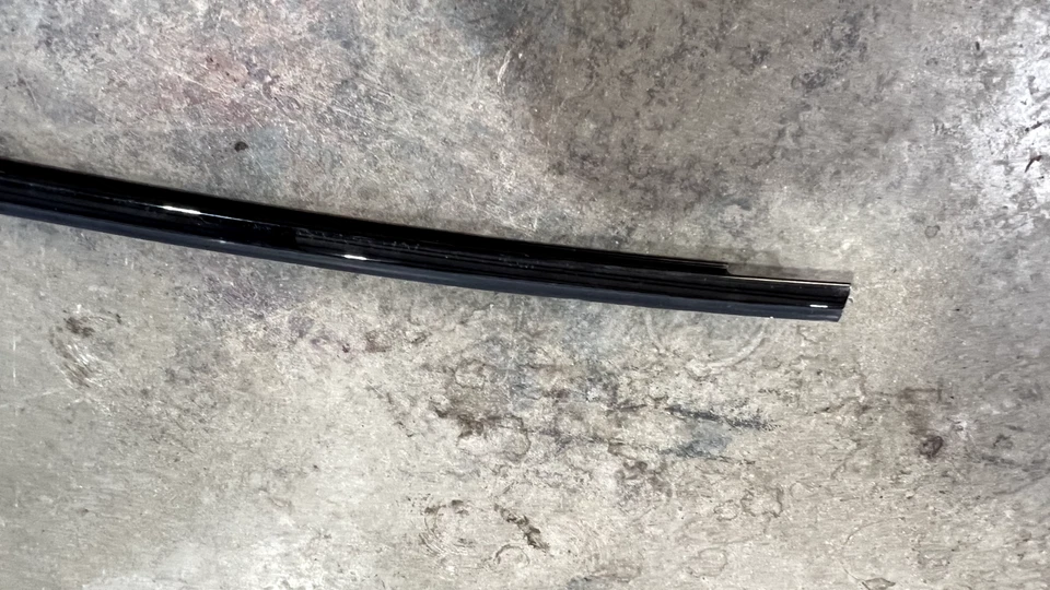 2018 - 2024 奥迪 RS5 A5 Sportback 右车顶成型原始设备制造商 8W8853704CT94 — 第 2/4 张图片