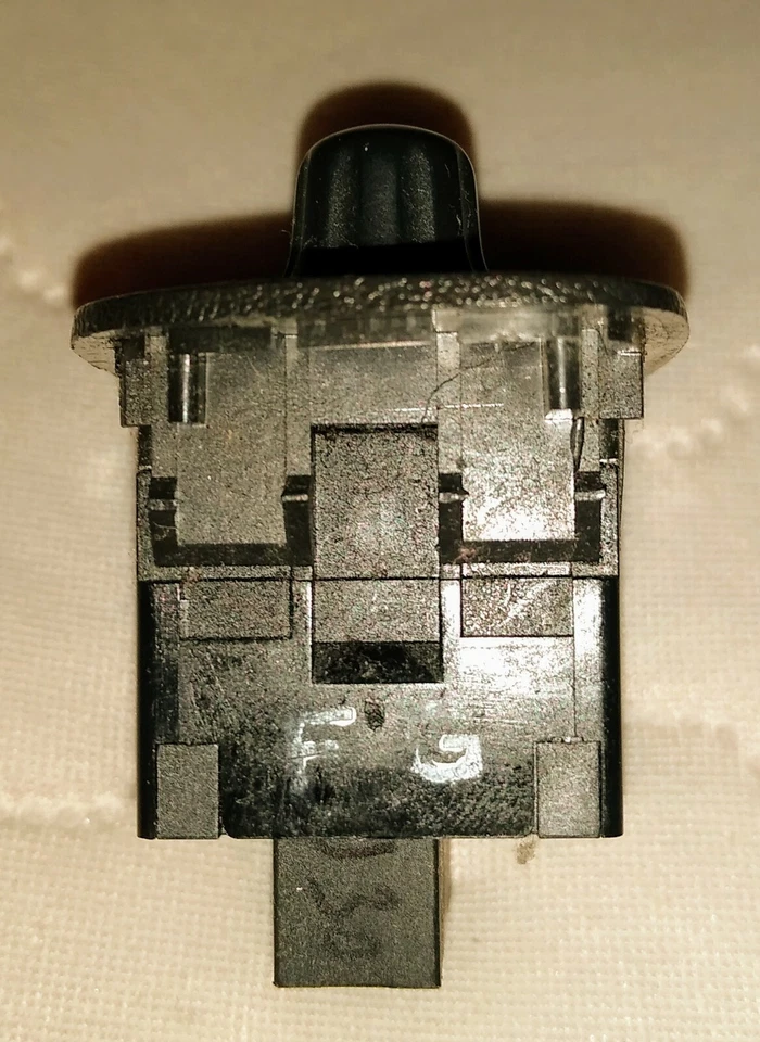 92 93 94 95 96 97 Nissan Infiniti J30 Mirror Switch #9 - Image 3 of 4