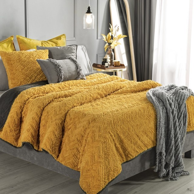 MUNICH PREMIUM QUALITY BLANKET WITH SHERPA VERY SOFTY THICK AND WARM