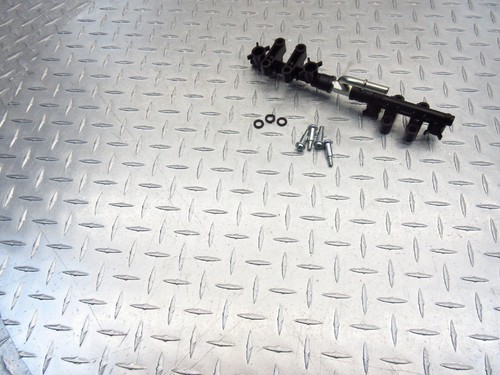2017 17 18 KAWASAKI ZR900 Z900 OEM FUEL INJECTION RAIL GAS PETROL - Picture 3 of 11