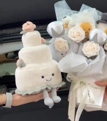 Jellycat Amuseable Wedding Three Layer Cake Toy Birthdays Cute