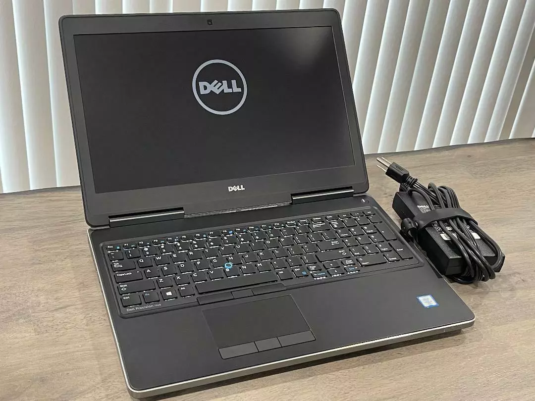 Dell Precision 7510 Intel Core i7-6820HQ Quad Core 2.7 GHz 24GB DDR4 1.0TB SSD W