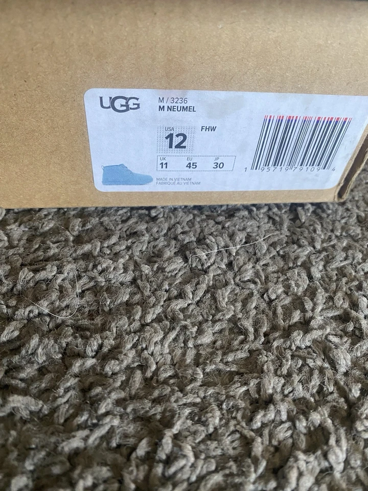 Botas Neumel UGG para hombre talla 12 Foto 3 de 4