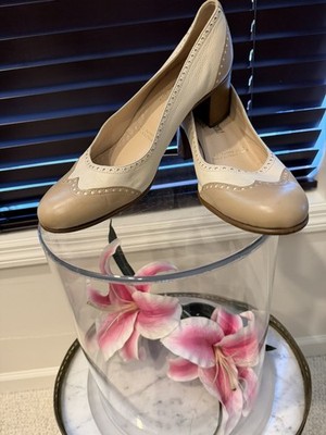  Neiman Marcus GRAVATI Women's size 10 M  White/Crema 4466  great condition 