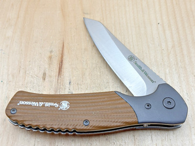 Smith and Wesson Stave Single Blade lockback Pocket Knife Very Nice!!!