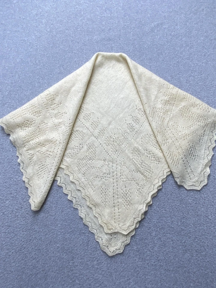 Vintage Shetland Lace Shawl Womens Large Knit Scarf Wrap 34" Square Handmade - Image 3 of 4