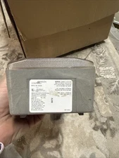 Johnson controls DH500j Fire Alarm Duct Detector Housing W/DETECTORS