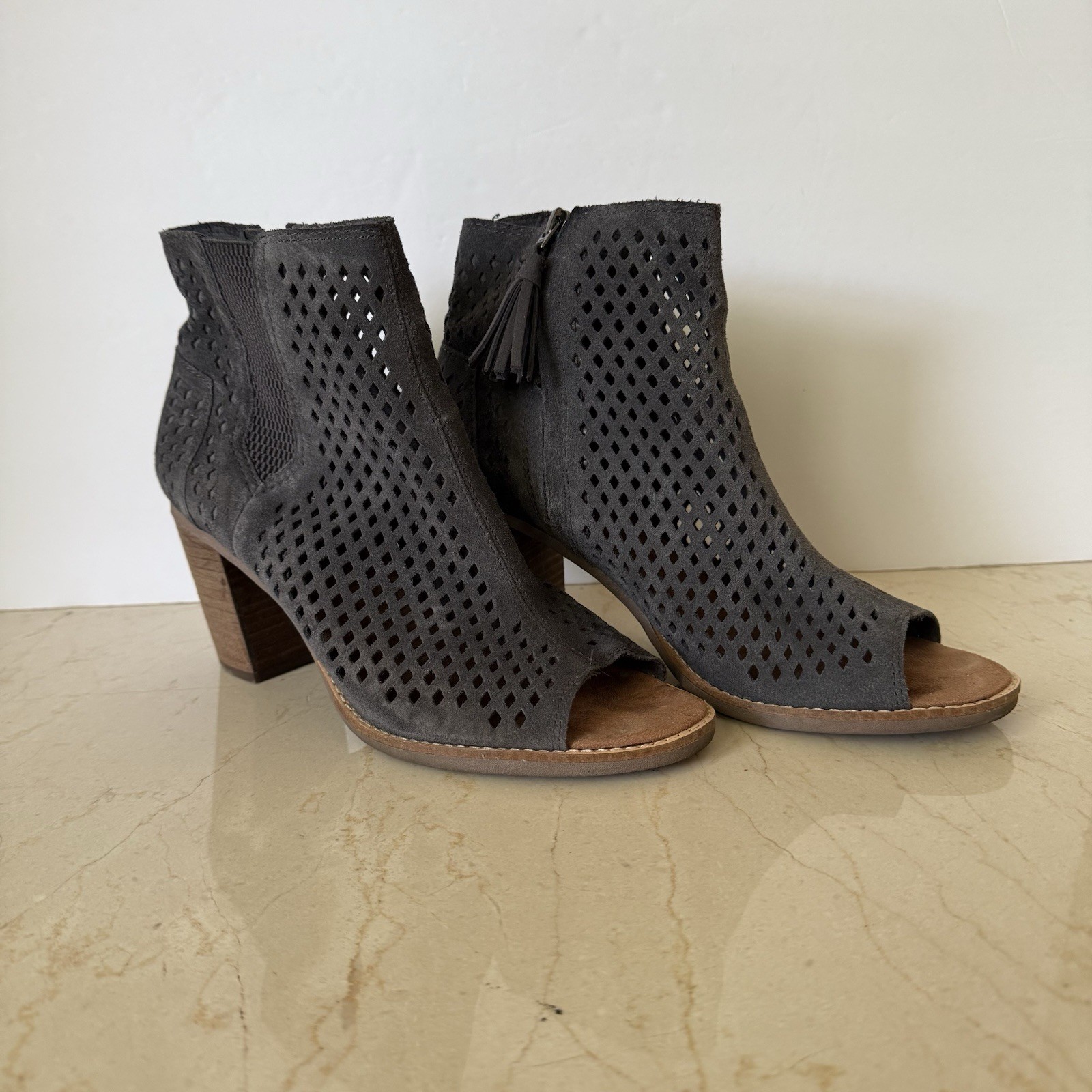 APL Stivaletti TOMS Maiorca grigi con cerniera laterale punta aperta taglia 9