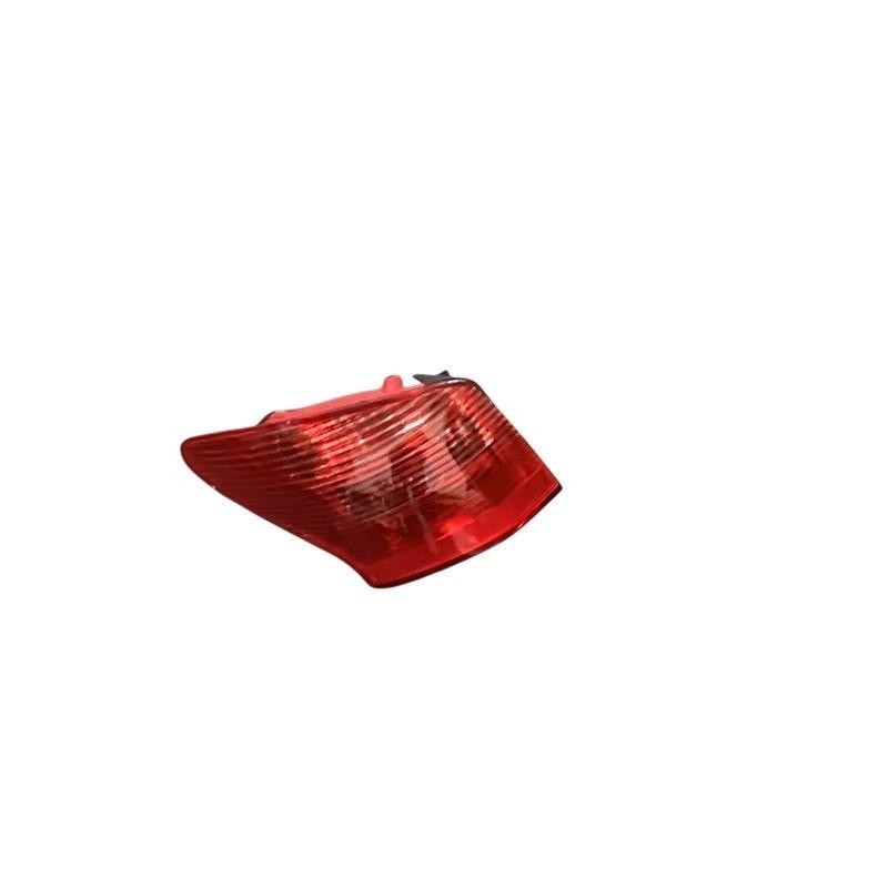 Feu arrière gauche Peugeot 407 SW d'occasion certifié - Optique de phare 714025610704