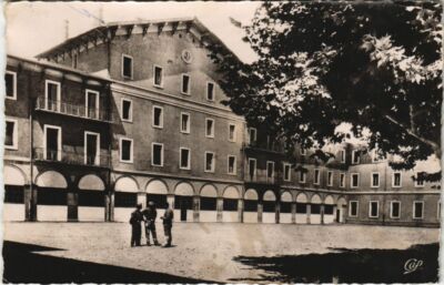 Old postcard Valencia Cour d'Honneur of the 477th G.A.A.L. (1168597)