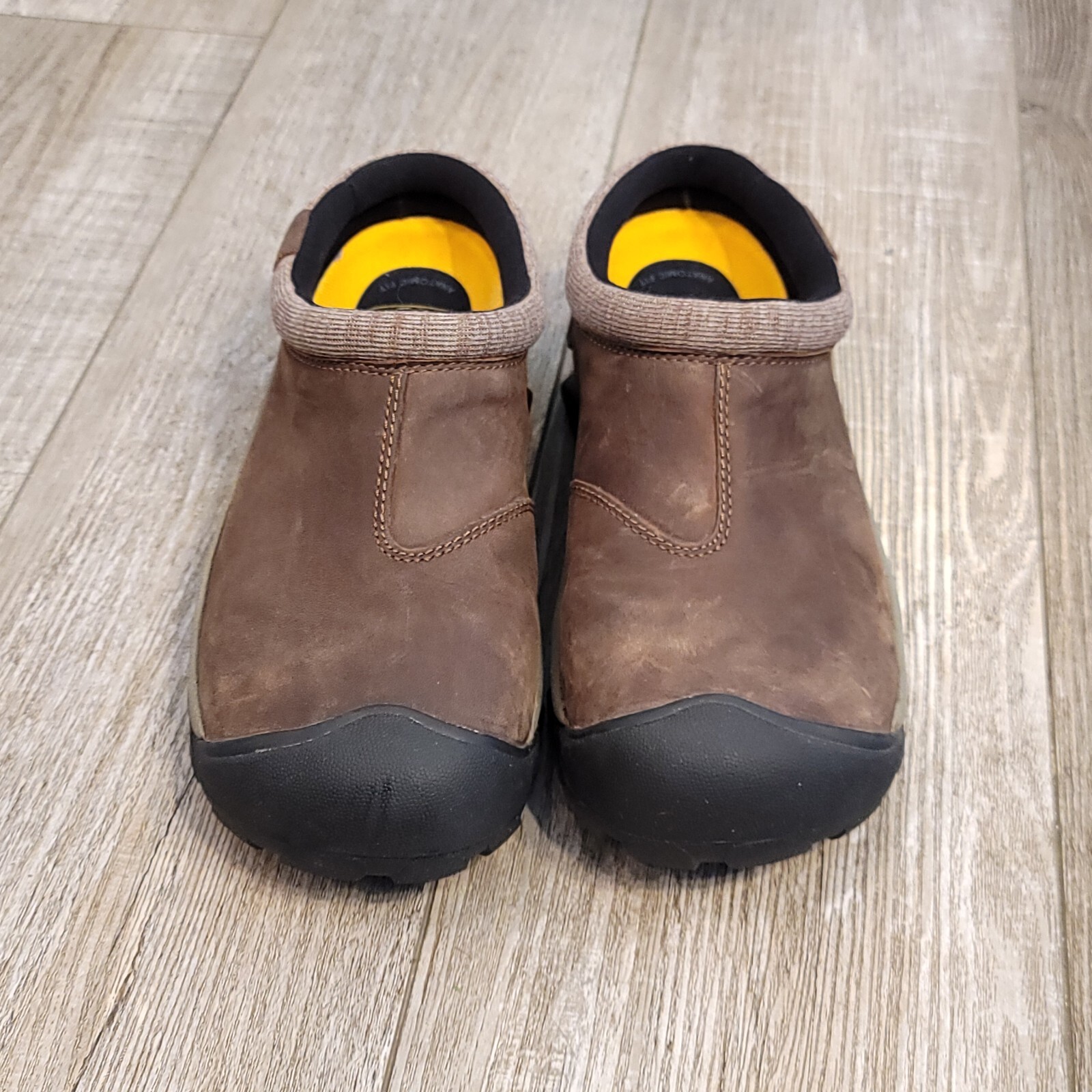 Zoccoli Keen Targhee II da uomo taglia US 8 scarpe imbottite in pelle marrone usate in ottime condizioni