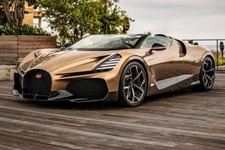 Looksmart 1:43 Bugatti W16 Mistral - doré