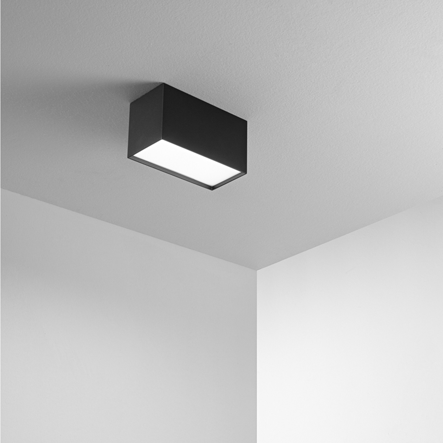 Plafoniera Metallo Nero LED 20W Tric - Soluzione Pratica e Moderna