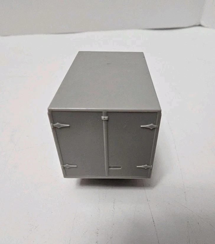 Furgoneta de reparto personalizada Herpa HO 1:87 VW LT, Illinois Central en gris Foto 4 de 4