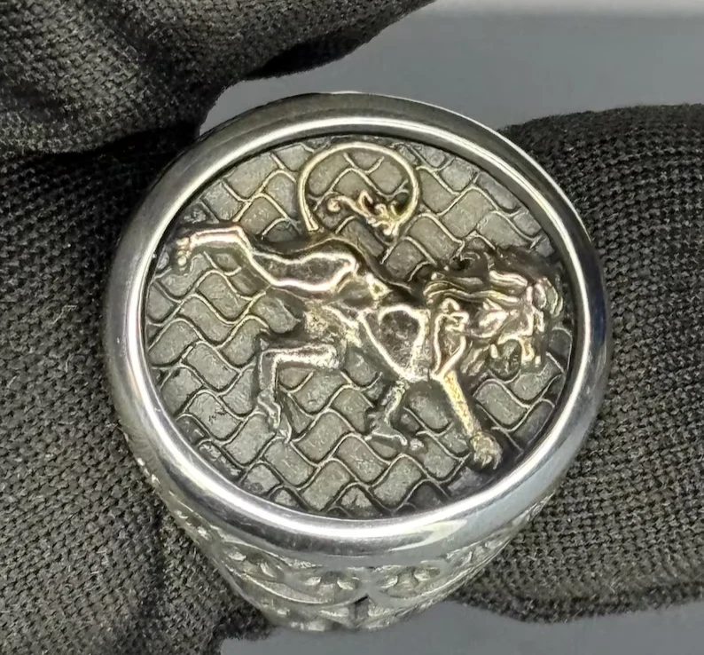 Handcrafted Sterling Silver Lion Ring: Medieval Style Men's Jewelry - Image 2 of 4