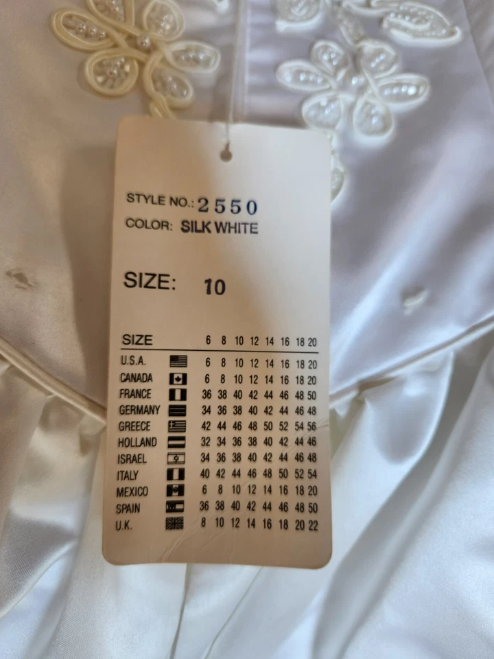 Vestido de baile de boda vintage Y2K Demetrios, nuevo con etiquetas, talla 10, tren y velo incluidos Foto 4 de 4