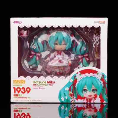 10cm Hatsune Miku 15th Anniversary Strawberry Miku Action Figure
