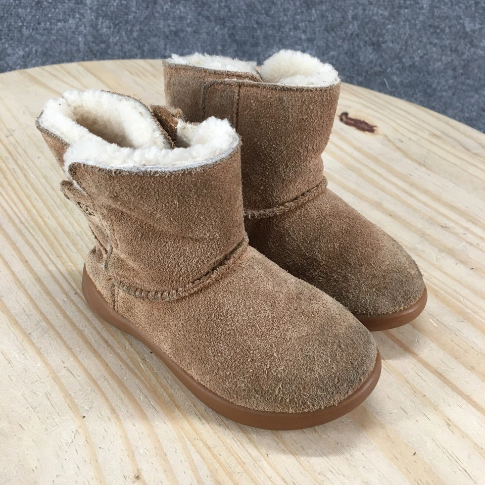 Botas UGG Junior 7 Keelan piel de oveja beige tirar cómodo tobillo SN 1096089T Foto 3 de 4