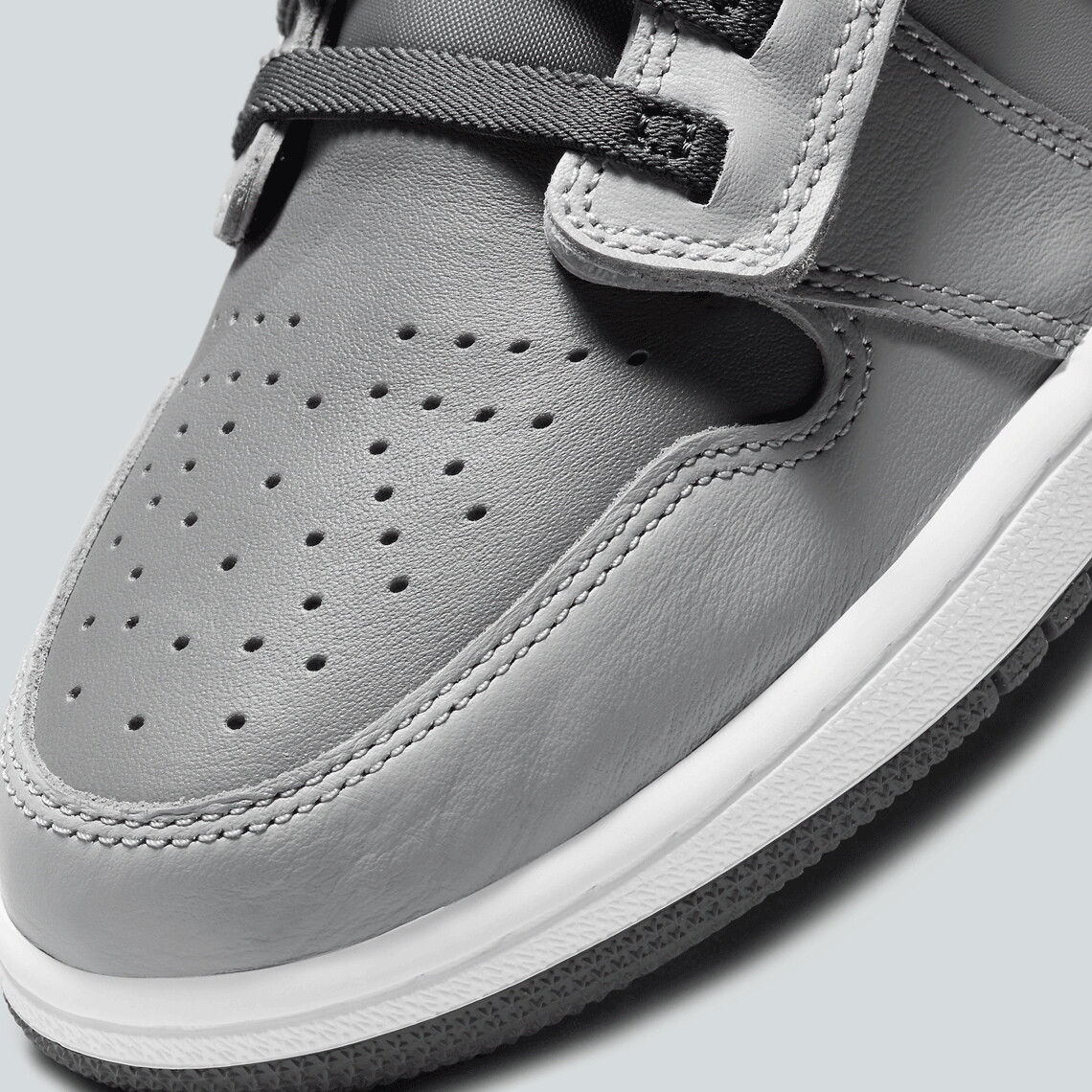 シューズ(男性用) Nike AirJordan1HighOG Light Smoke Grey\" Amazon.com | Jordan Mens Air 1 Retro High OG 555088 126