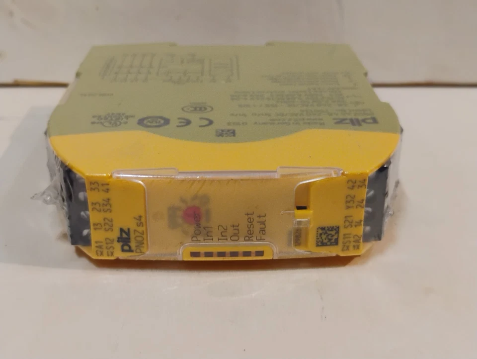 Relé de seguridad Pilz PN0Z S4 #750134 Foto 3 de 4