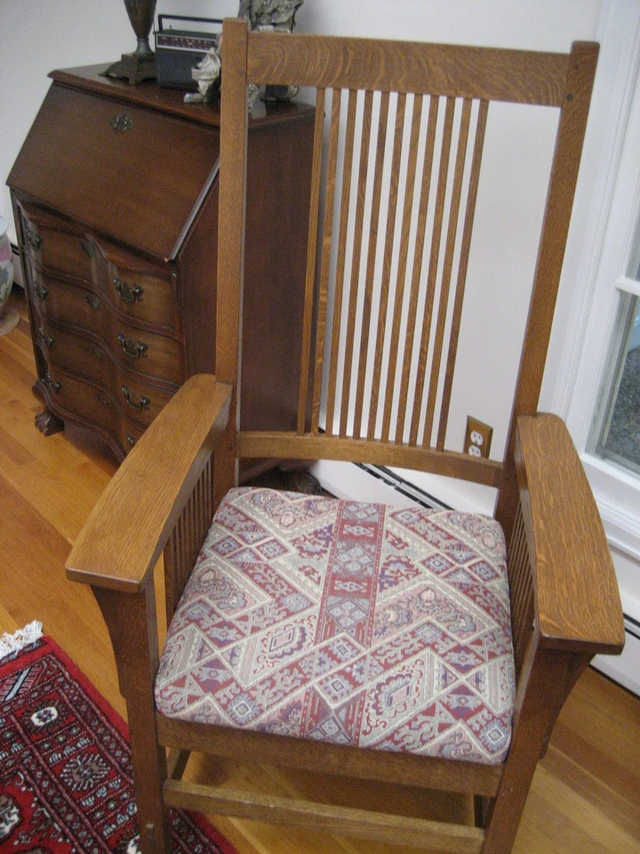 SILLA MISIÓN ROBLE CLÁSICO PEGAJOSO - Excelente estado Foto 2 de 4