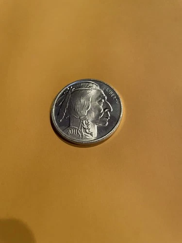 1 OZ. SILVER BUFFALO ROUND UNCIRCULATED .999 FINE.  REALLY NICE !!!!