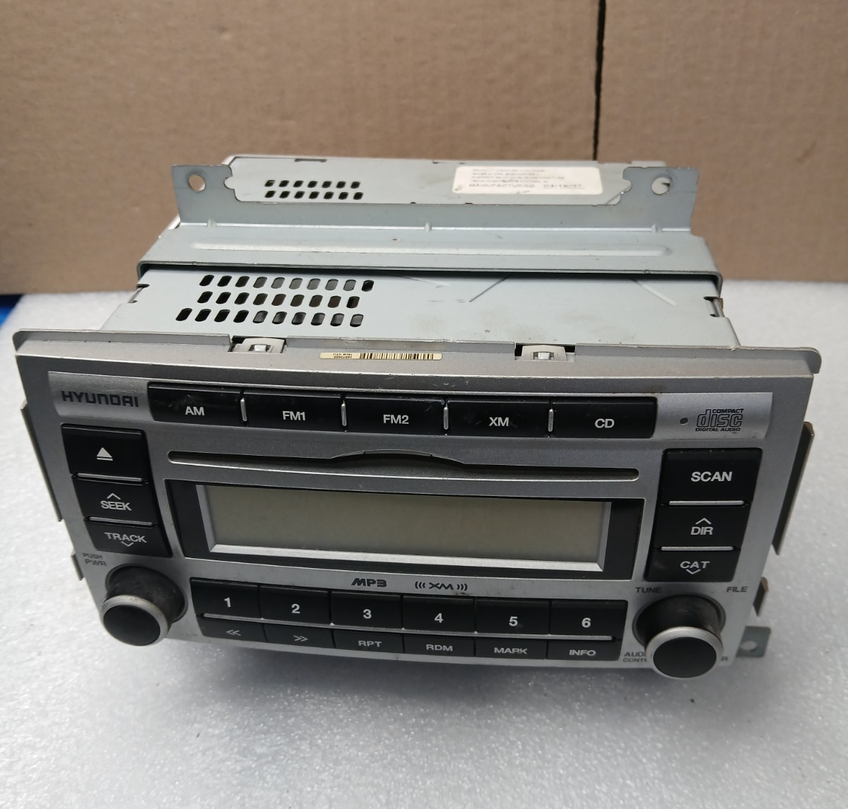 OEM 07-09 Hyundai Santa Fe AM FM XM Radio Receiver Stereo Audio CD Player Module
