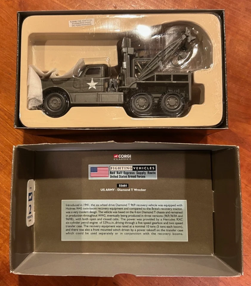 Corgi Classics 55601 US ARMY Diamond T Wrecker Red Ball Express Supply Route - Image 2 of 4