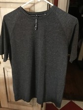 Kenneth Cole Mens Size Small Techni-Cole Comfort  Performance Tee