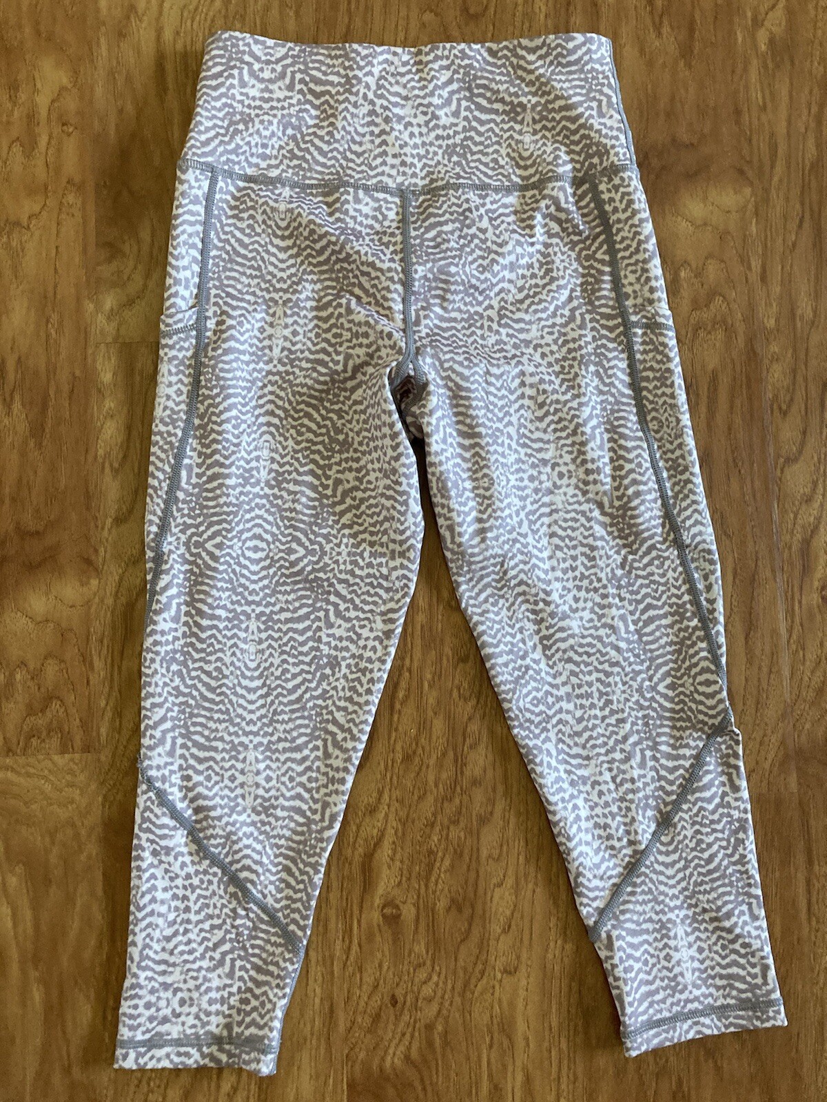🌼Ouges Crop Leggings size small - image 7