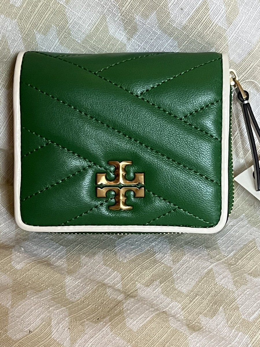 ☆☆Tory Burch☆☆ 24FW Kira Chevron Card Wallet Green 90345 Tory Burch Kira Chevron pop edge bi-fold wallet/Green-Cream