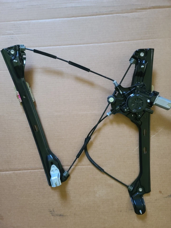 2018 GMC Acadia Driver's Window Motor and Regulator Assembly GM 23100246 - Image 2 of 3