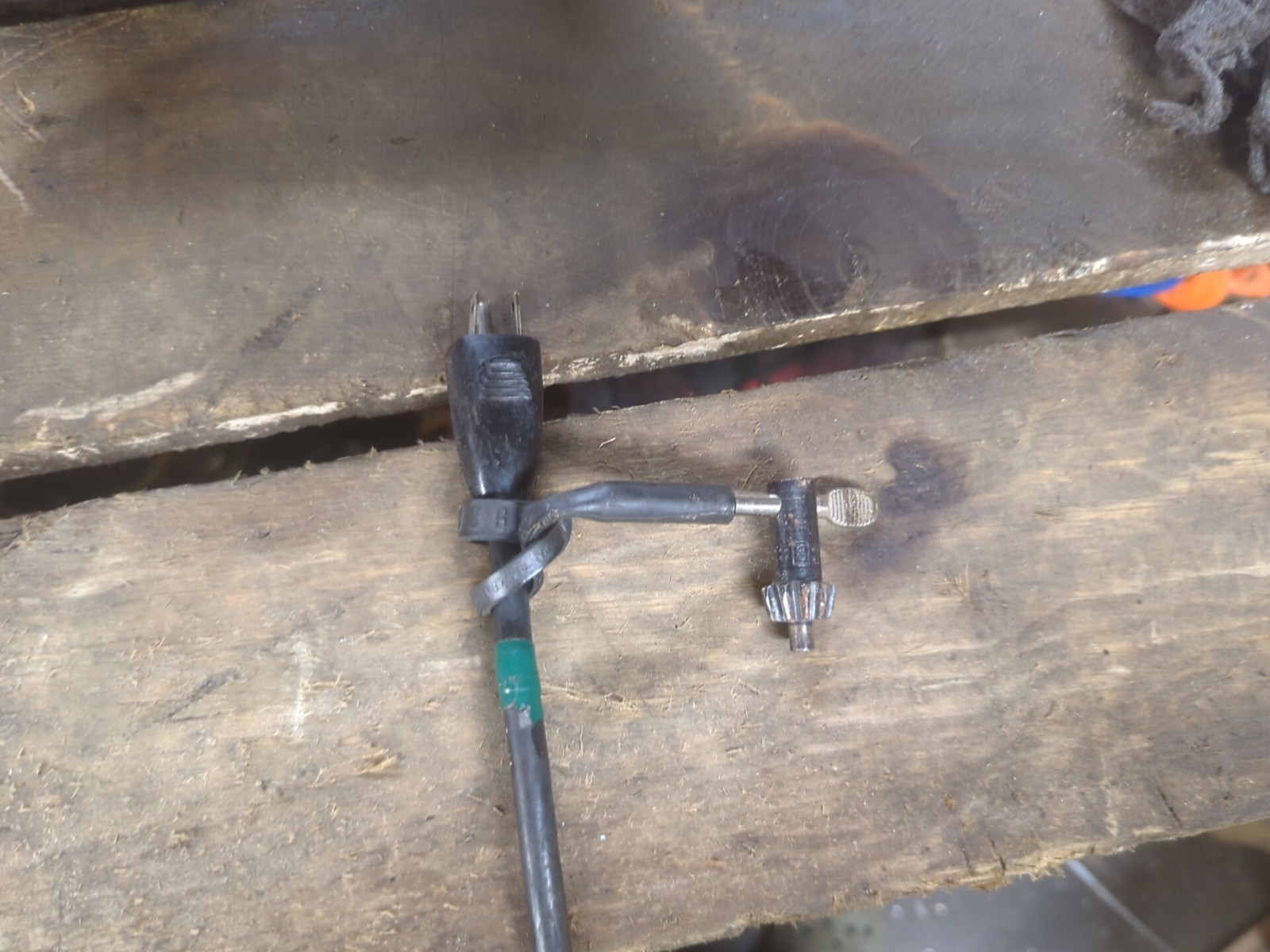 Milwaukee 1001-1 Right Angle Drill, 1/2 In, 355/750 RPM with Case