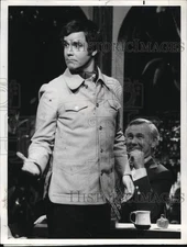 1974 Press Photo Johnny Carson watches his guest Rich Little "The Tonight Show"