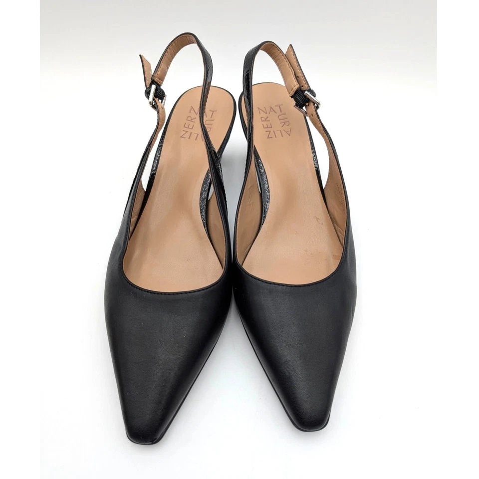 Bomba de tacón Naturalizer Tansy con cordones para mujer negra lisa talla US9,5 M EU40,5 Foto 2 de 4