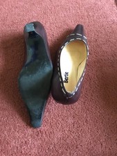 Size 4 Small Heeled Court Shoes