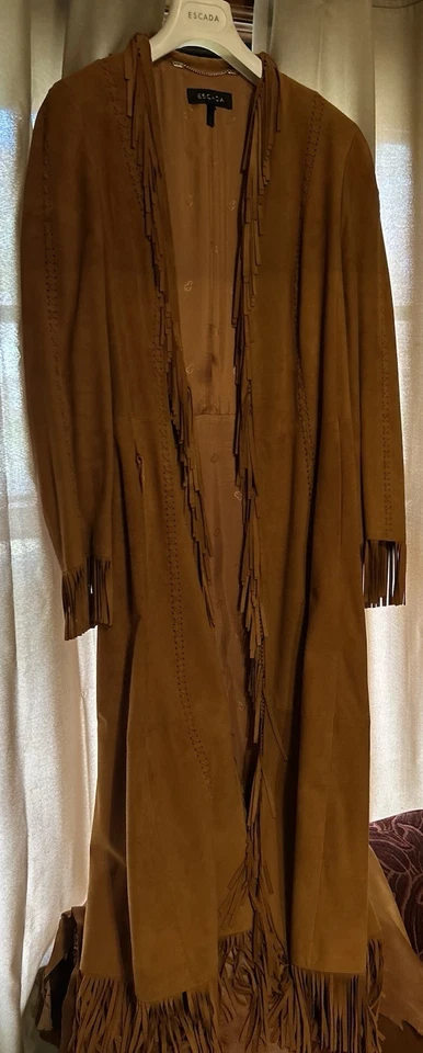 Abrigo largo de gamuza para mujer Foto 2 de 4