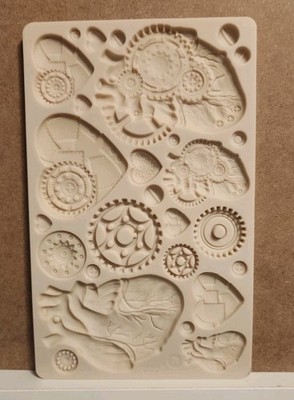 Prima Marketing - Finnabair Decor Moulds 5X8 - ''Steampunk Hearts'' (969448)
