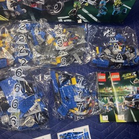 Lego Alien Conquest EARTH DEFENSE HQ Set 7066 Alien Clinger Trooper Minifigs New