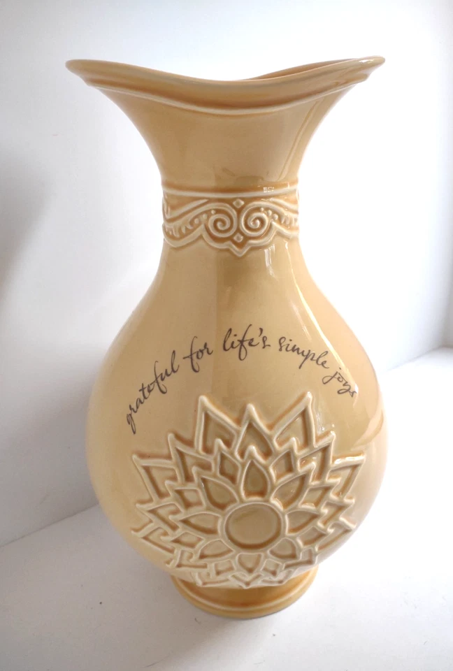 Jarrón Bendiciones Dayspring Ever Grateful Collection - Amarillo - 11.5" Christian Foto 2 de 4