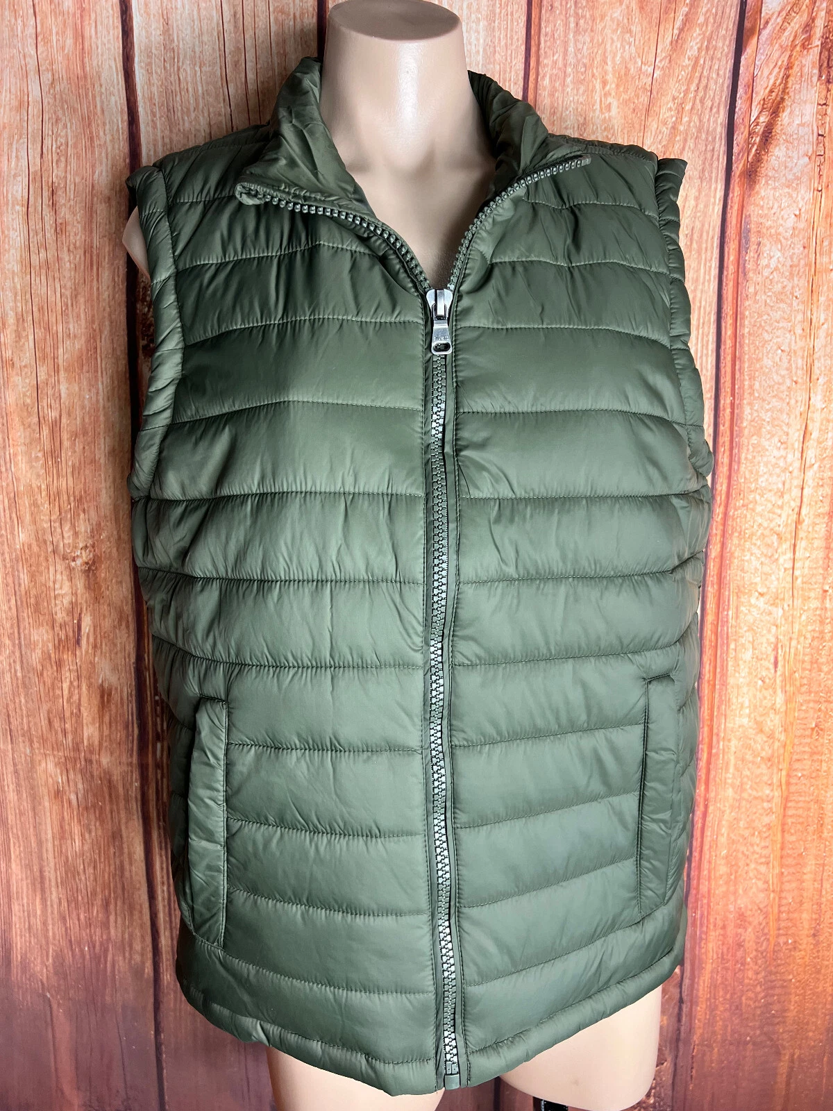 BNWT Mens Sz L Large Rivers Military Green Padded Lined Zip Warm Vest RRP $69.99