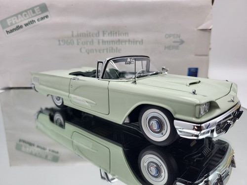 DANBURY MINT LIMITED EDITION 1960 FORD THUNDERBIRD CONVERTIBLE **READ DESCRIPT. - Picture 3 of 24