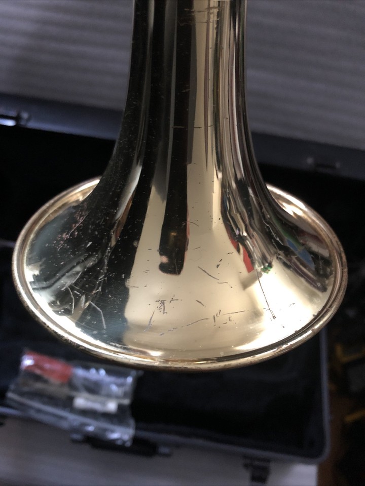 GOOD HORN BACH Aristocrat TR600 Student Bb Trumpet TR600 & Case