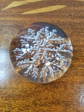 Vintage Avon /Cristal 24% Lead Crystal 3.5" Glass Dome Snowflake Paperweight 
