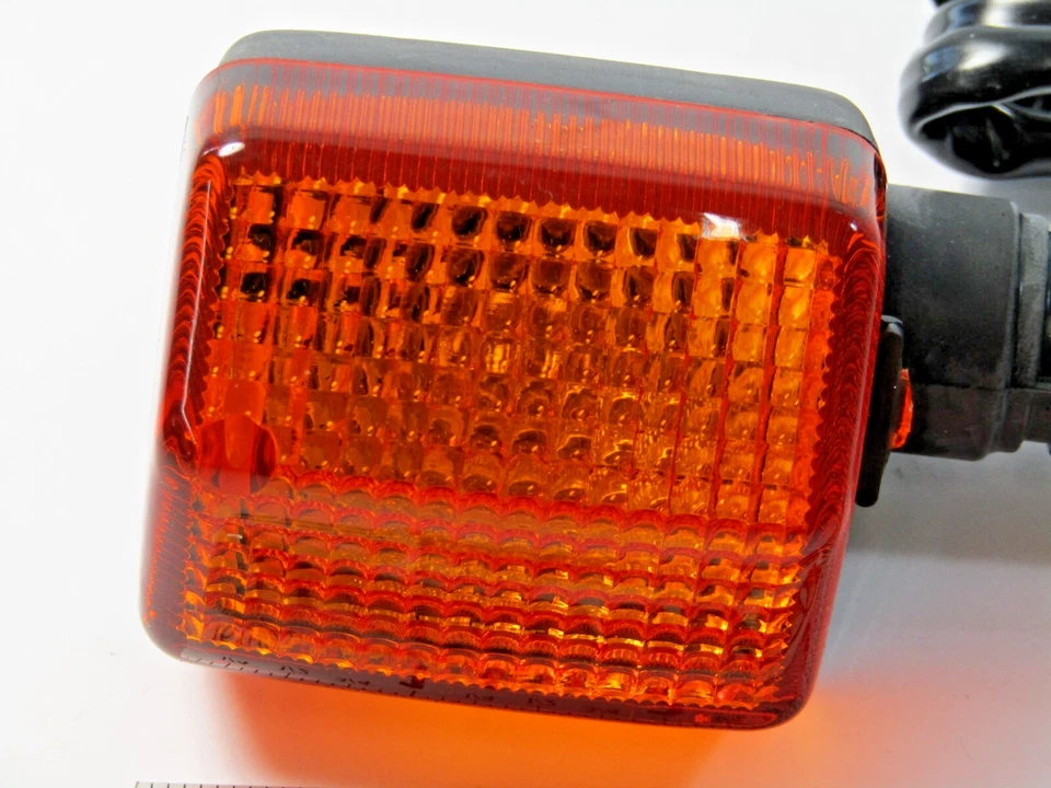 BIKEMASTER INTERMITENTE TRASERO HONDA TLR200 XL250 XL600R OEM 261036 jh Foto 2 de 4