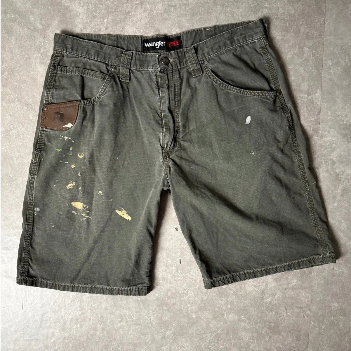 2000's Vintage Riggs Wrangler Distressed Green Shorts -34W